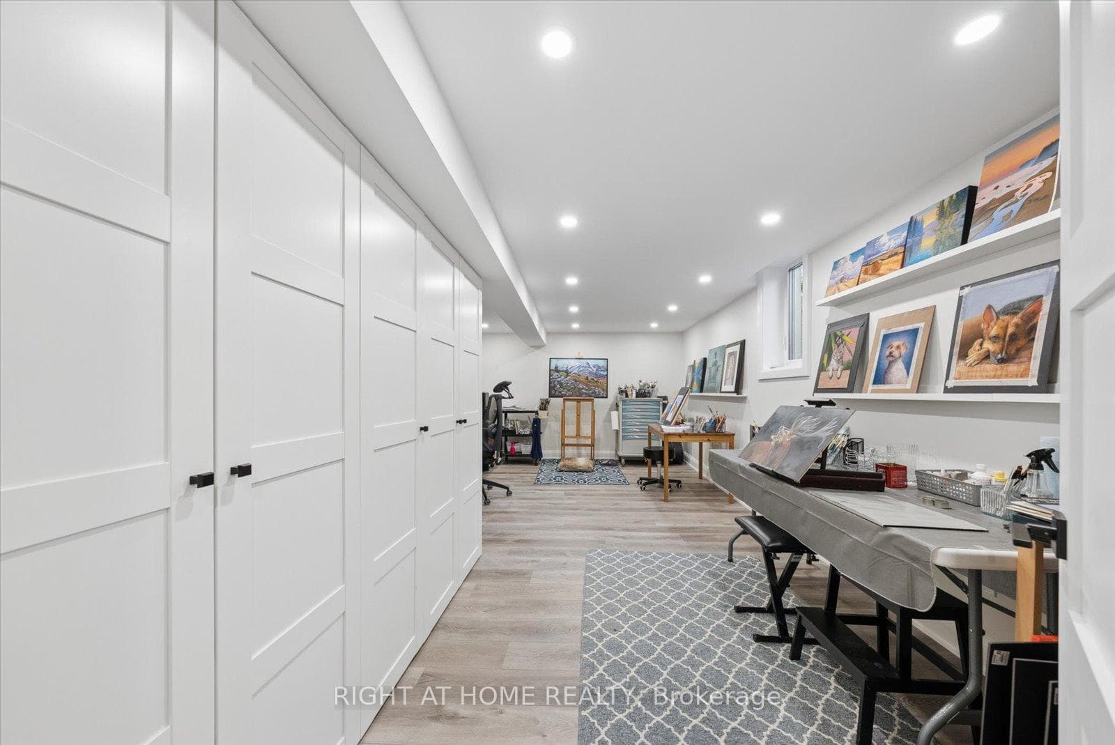 5th bedroom wall to wall built in closets