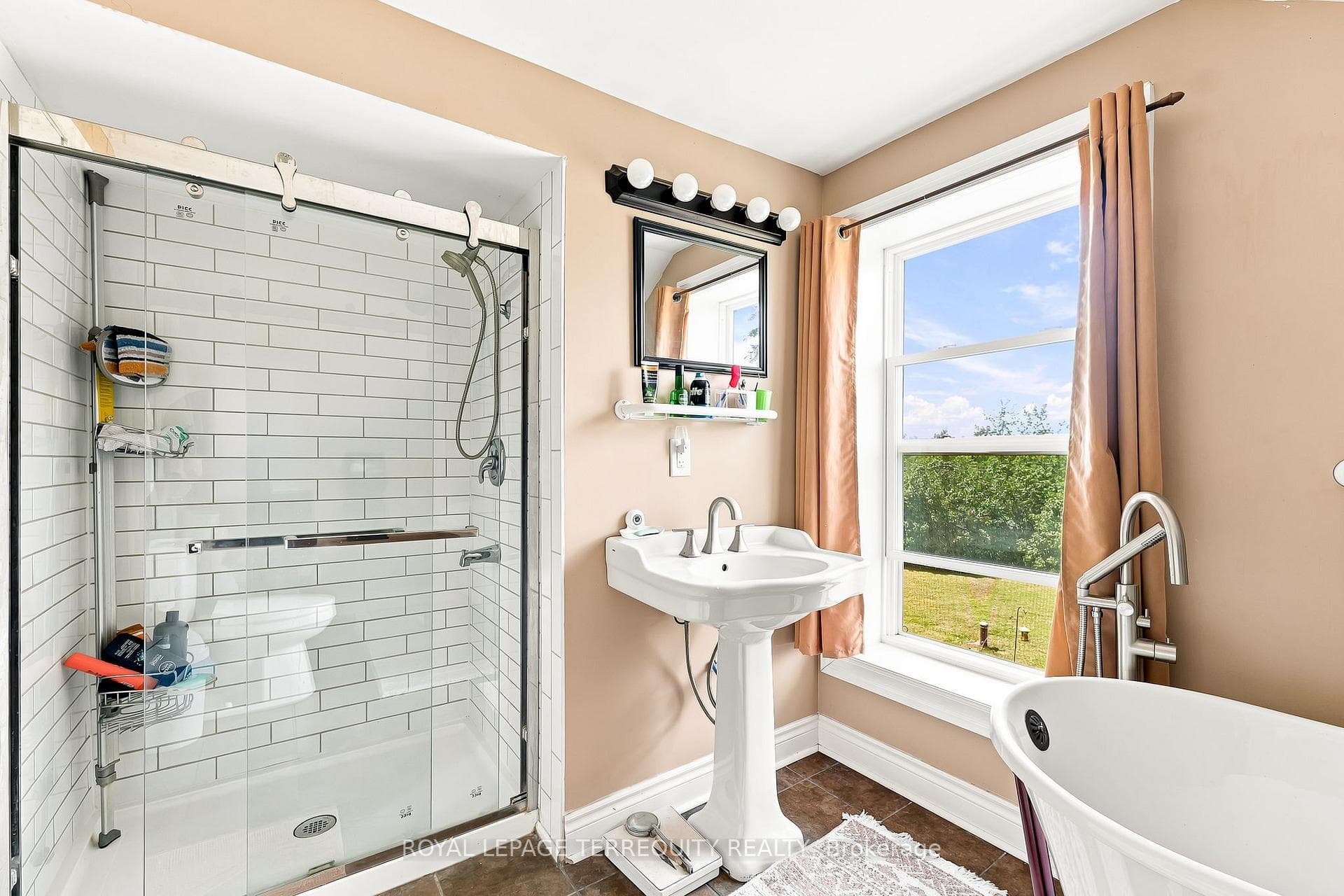 298 Crofts Road photo 30