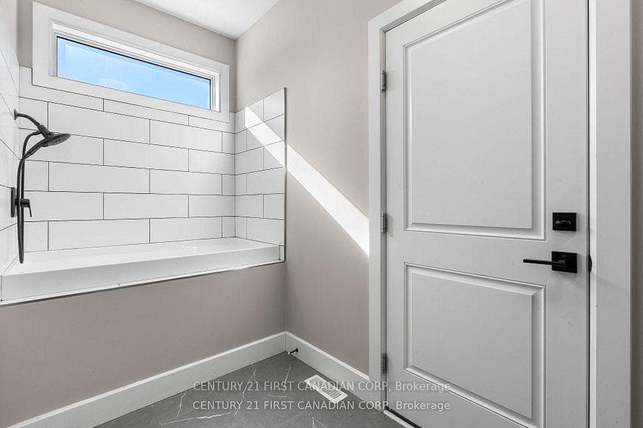 128 Scotts Drive photo 26