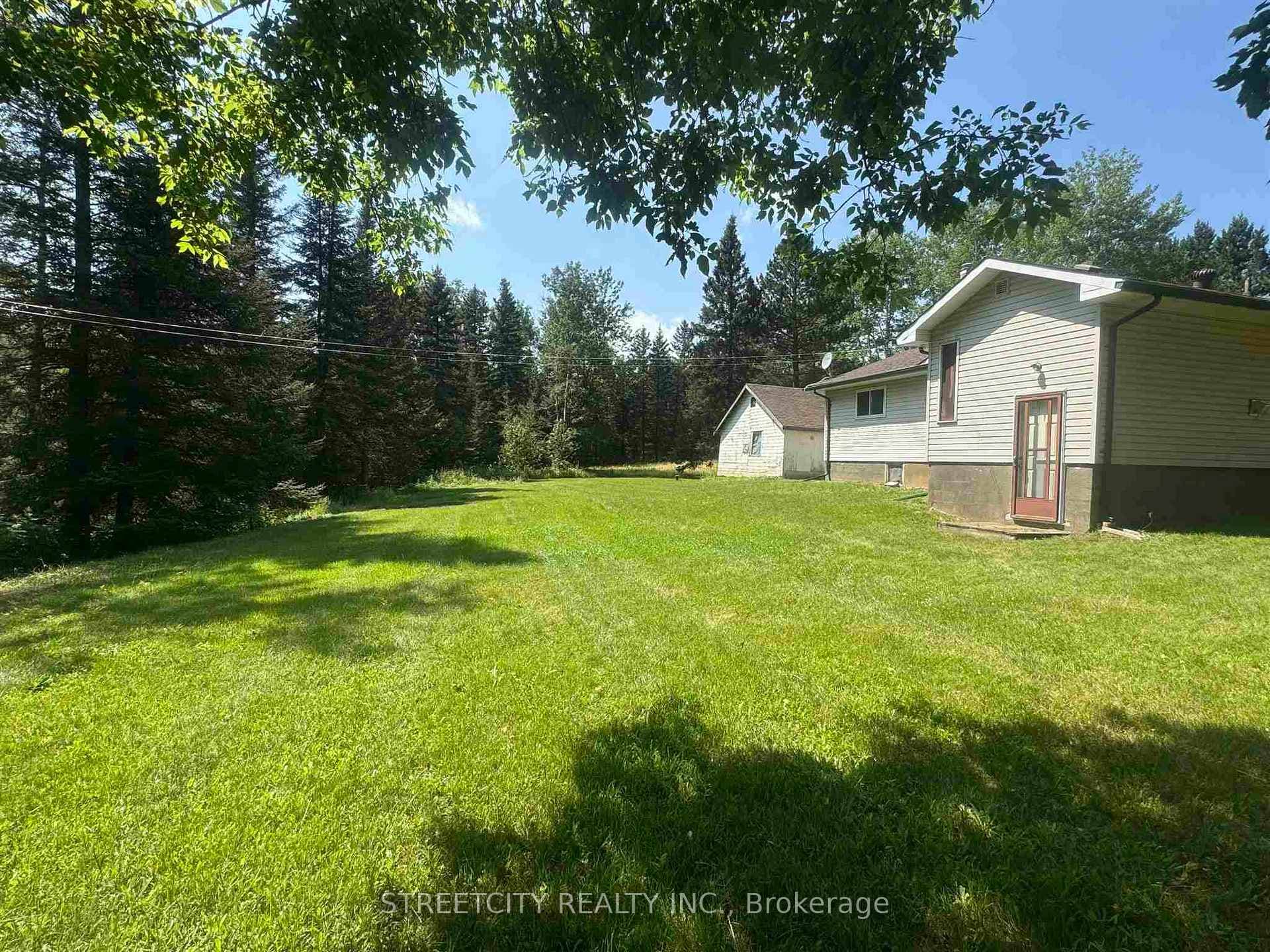 1811 Paquette Road photo 8