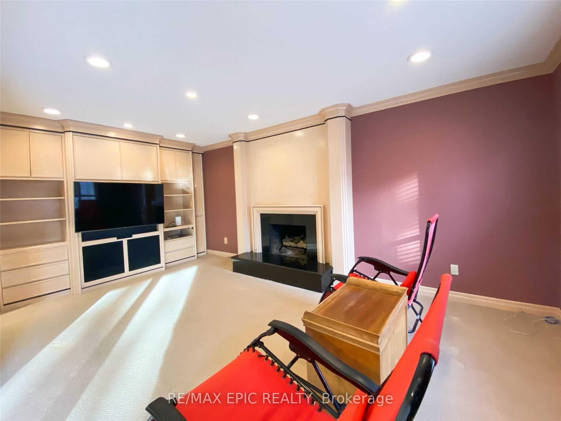 91 Brookshire Circle photo 9