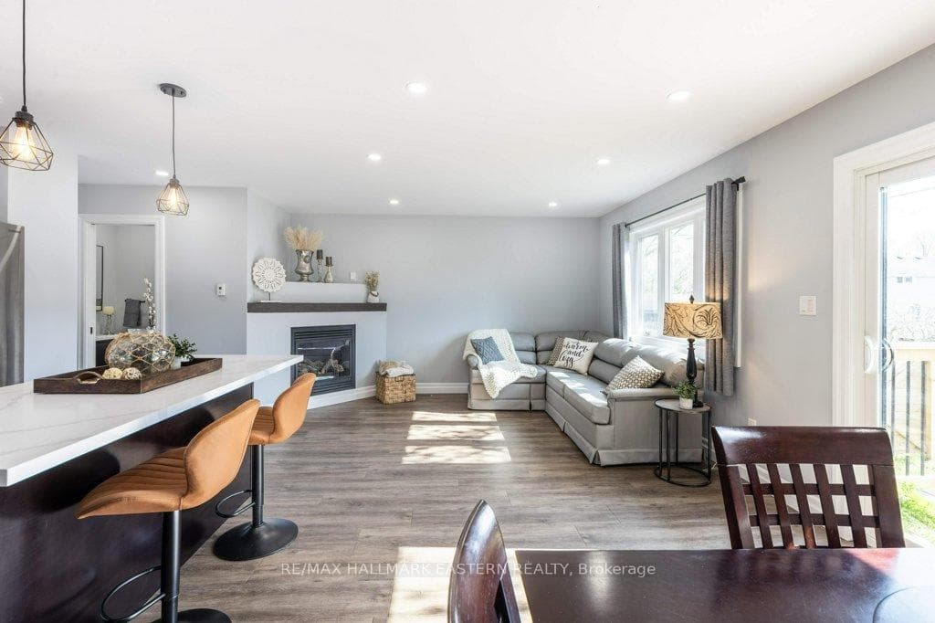 735 Jane Street photo 14