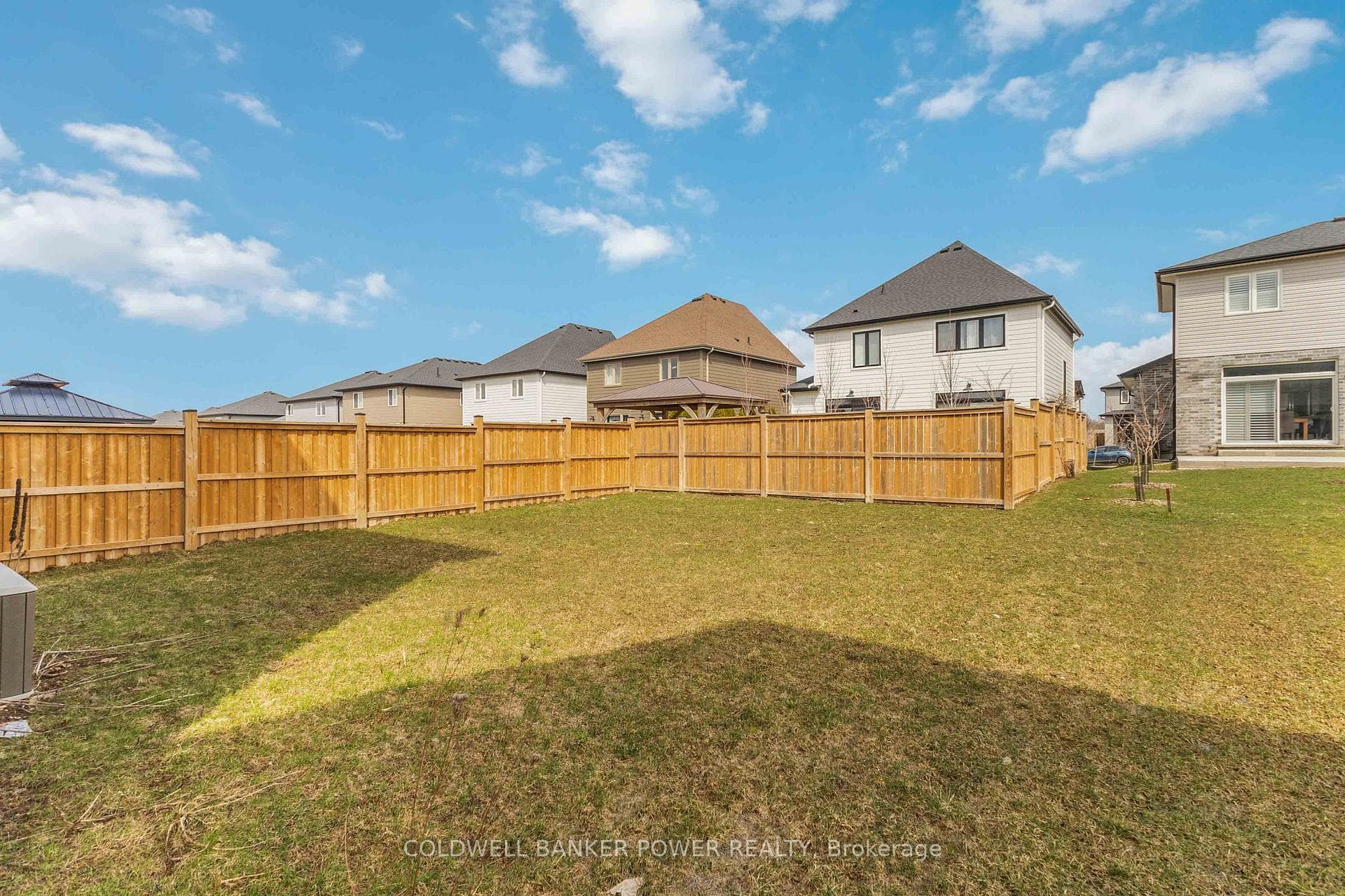 405 Edgevalley Road photo 44
