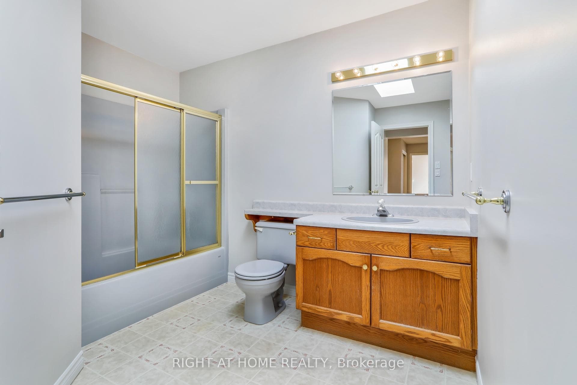 560 Davis Drive photo 32