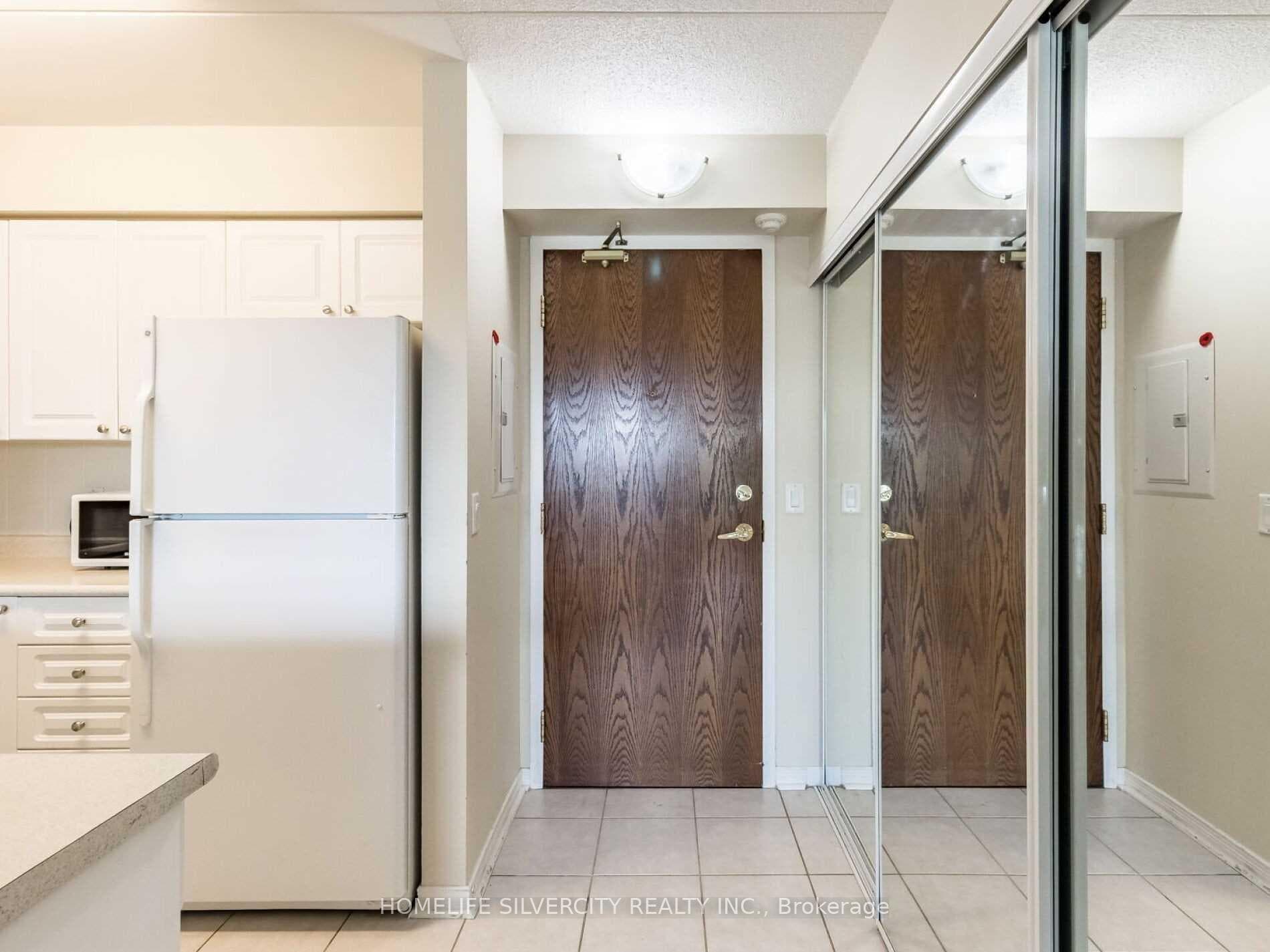 35 Via Rosedale Way Unit 211 photo 3