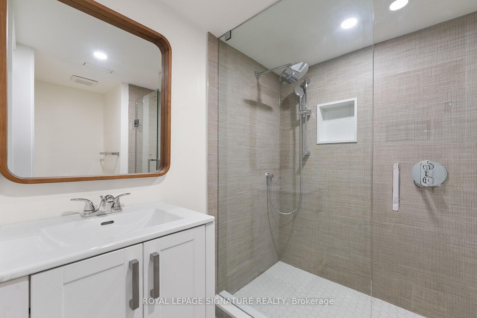 29 Blaketon Road photo 36