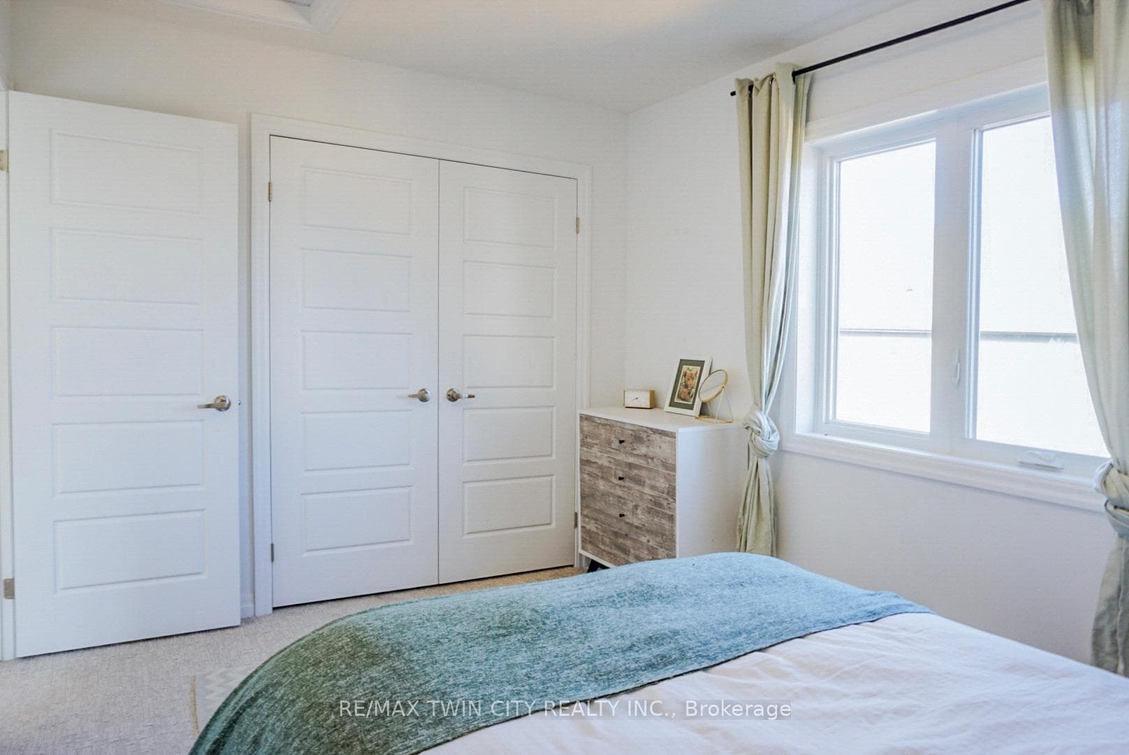 33 Oldham Avenue photo 20