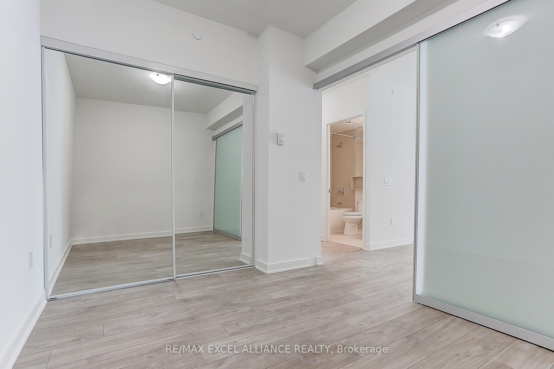100 Dalhousie Street Unit 4211 photo 36