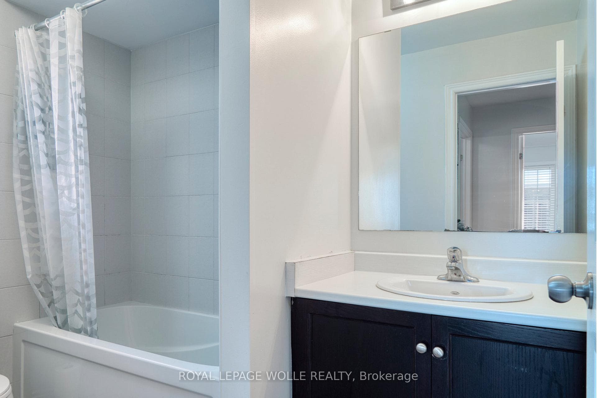 264 Vincent Drive photo 23