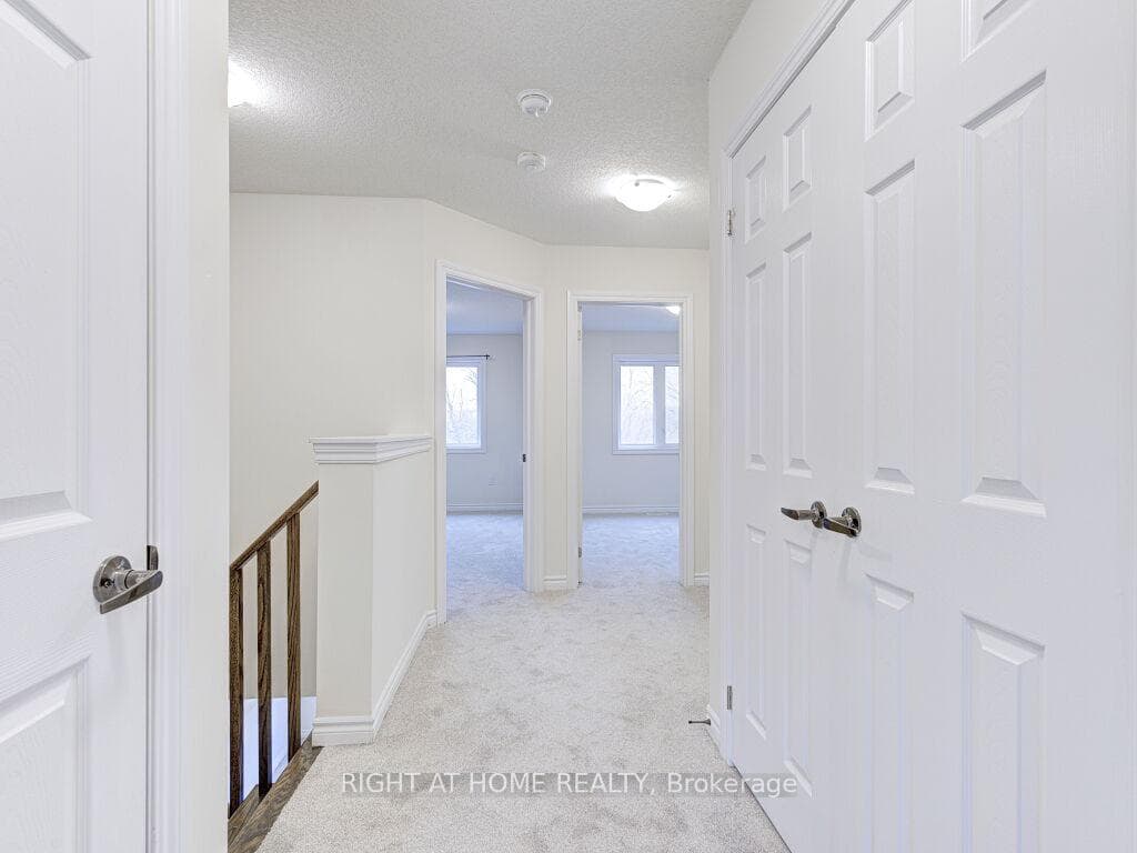 121 Scarletwood Street photo 29