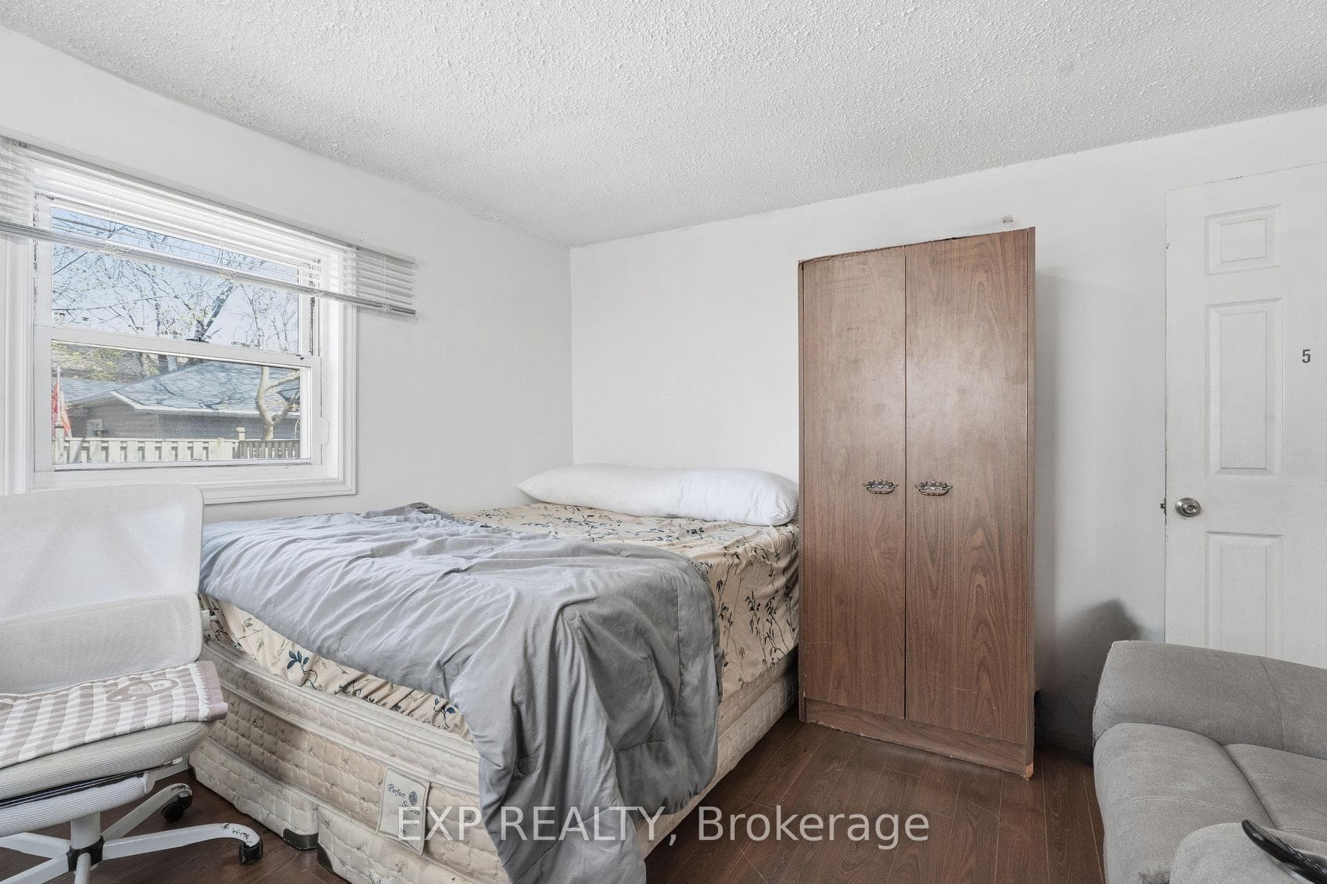 211 Rebecca Street photo 15