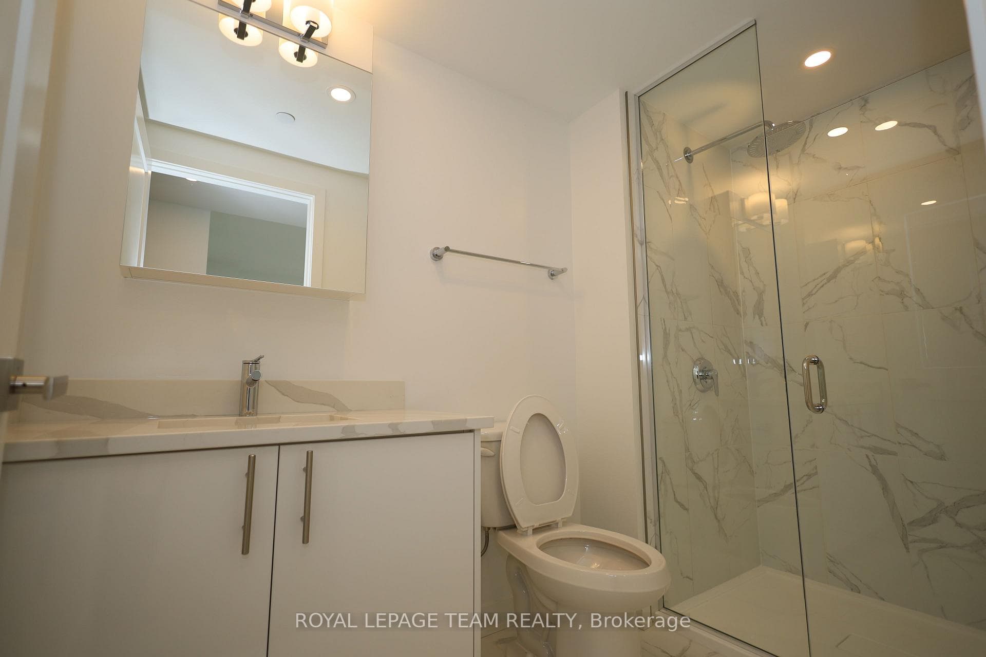 340 Queen Street Unit 2206 photo 29