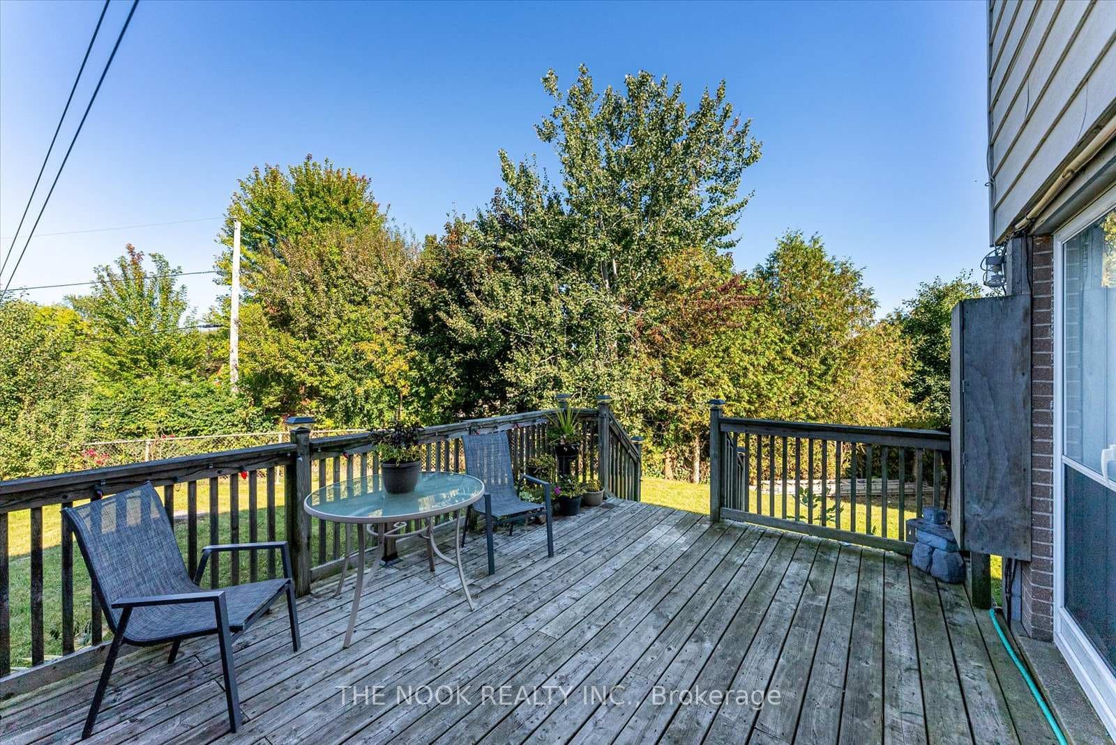 740 Krosno Boulevard photo 15