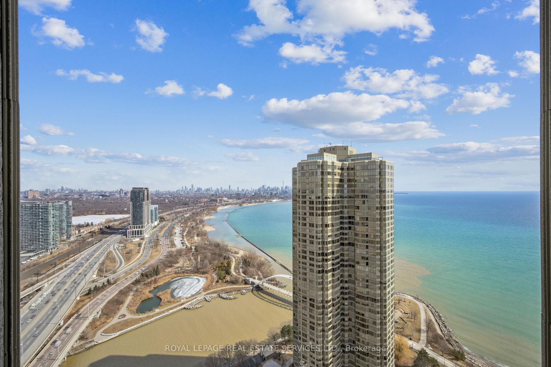 2045 Lake Shore Boulevard Unit 4106 photo 23