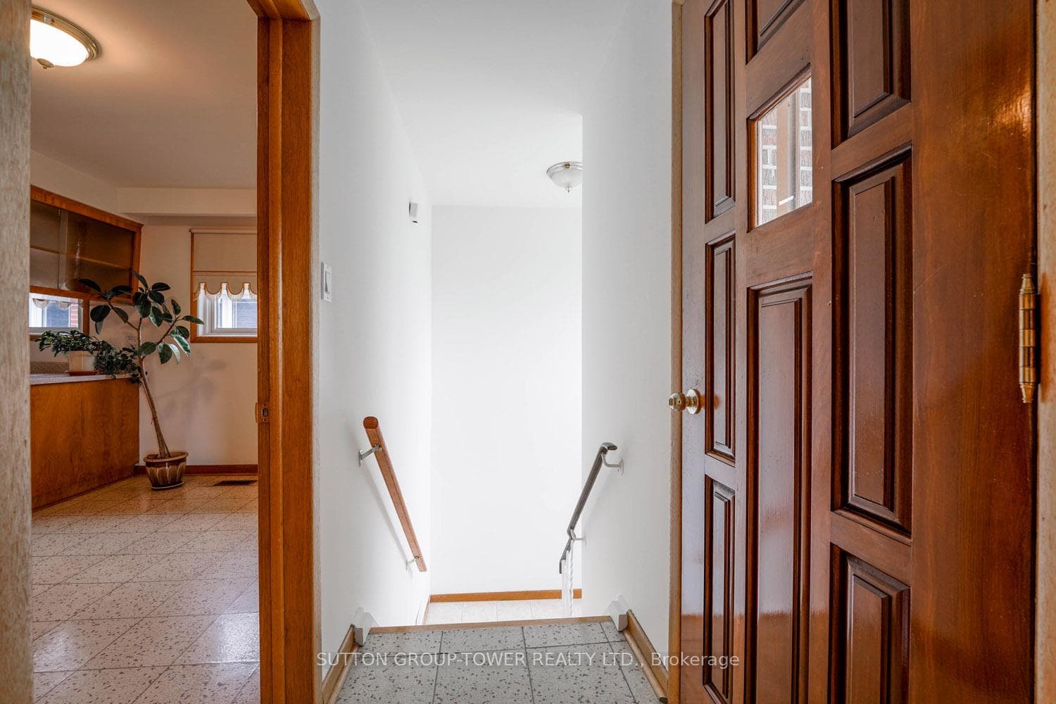 328 Hullmar Drive photo 24