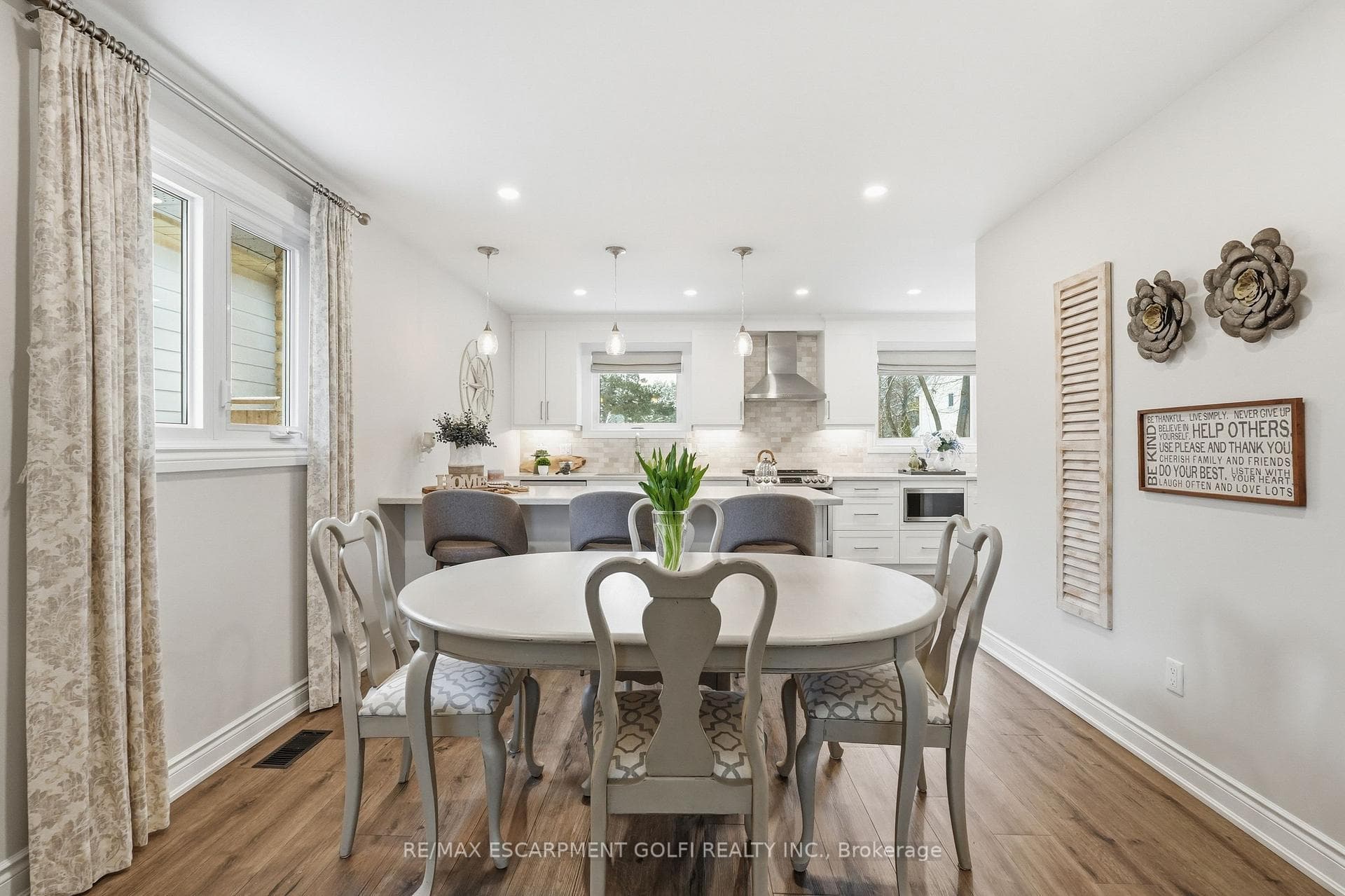 5054 Brady Avenue photo 9