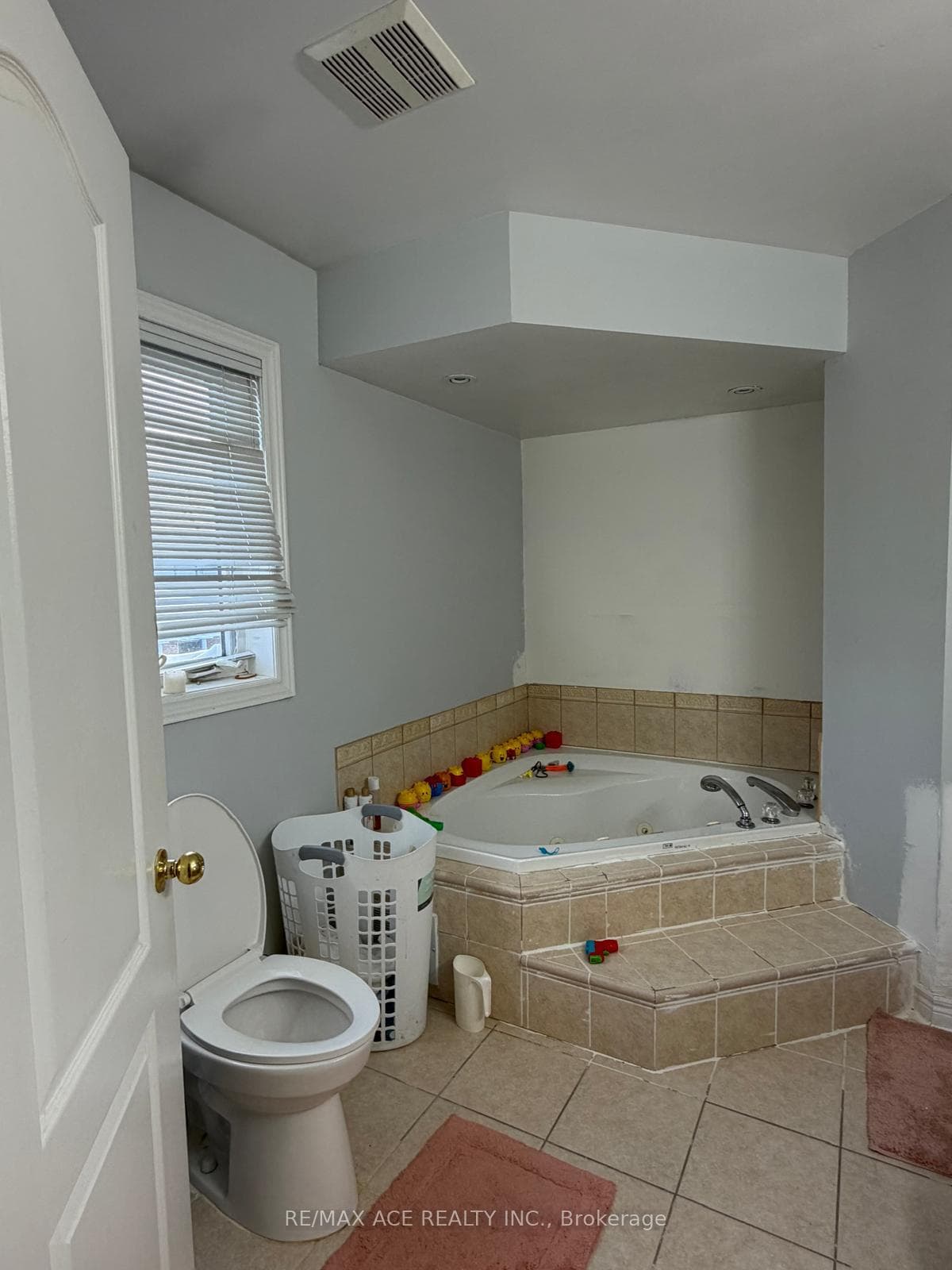 137 Yardley Avenue photo 21