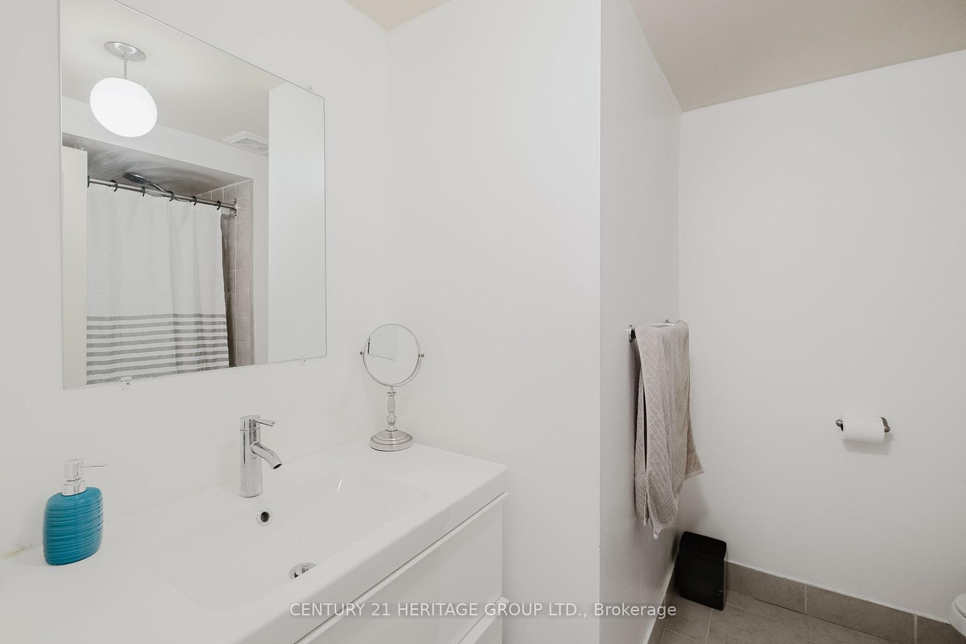 49 Gray Crescent photo 28