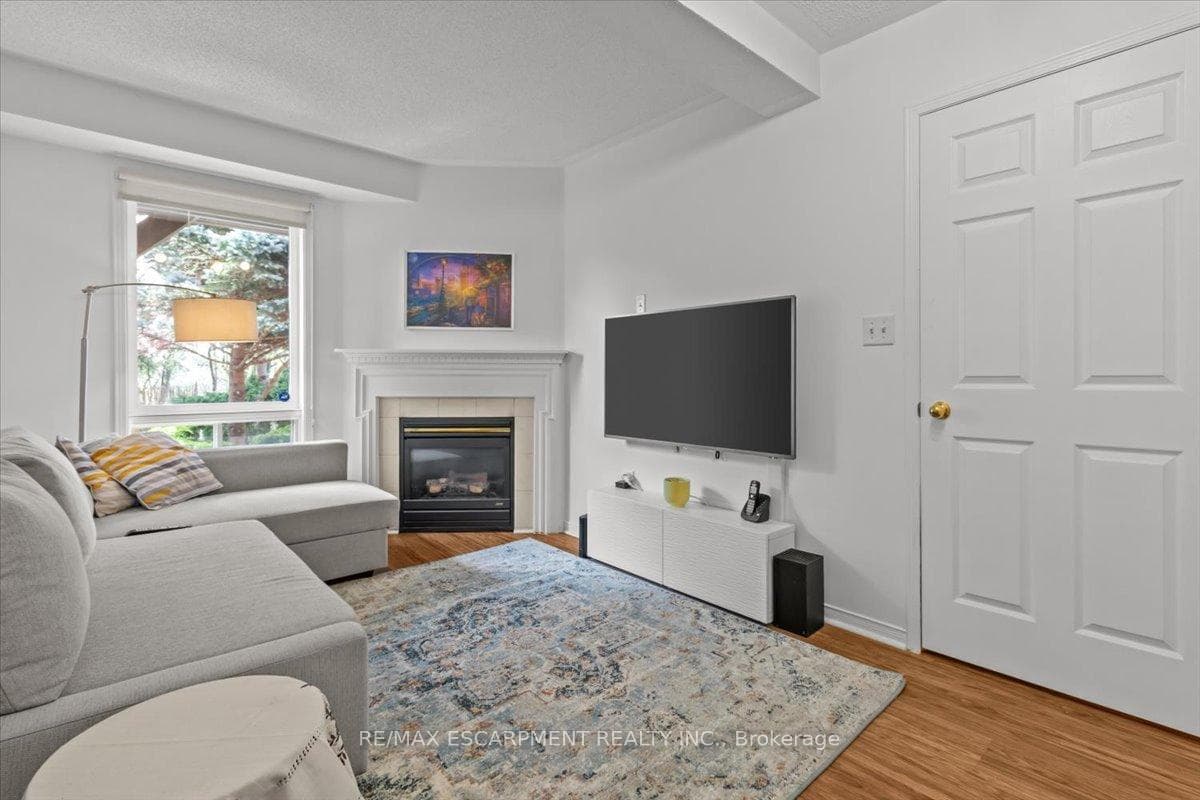 373 Fairgate Way photo 19