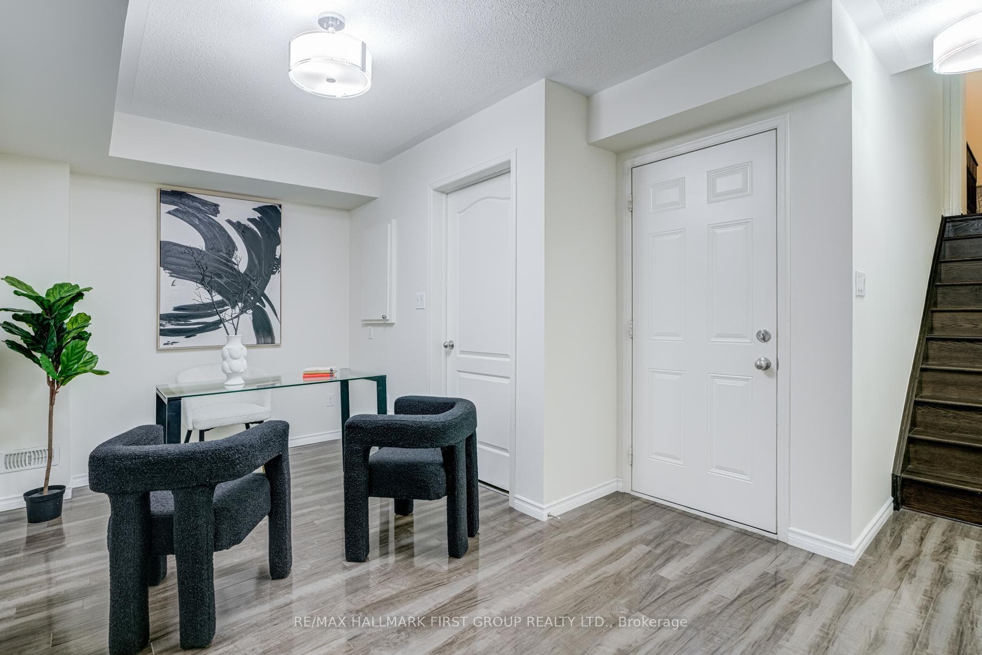 8 Reevesmere Lane photo 17
