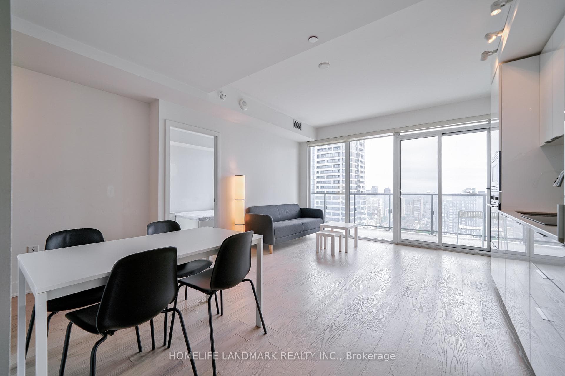 955 Bay Street Unit 3801 photo 8