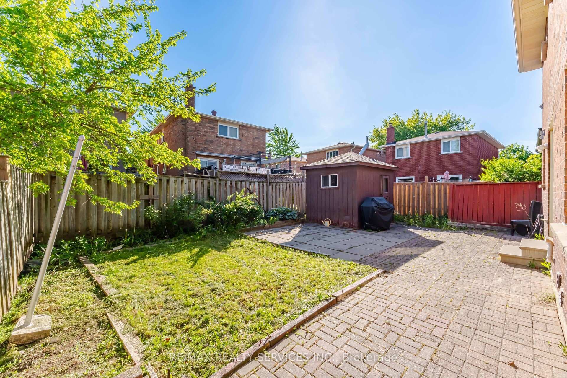 26 Sunforest Drive photo 49
