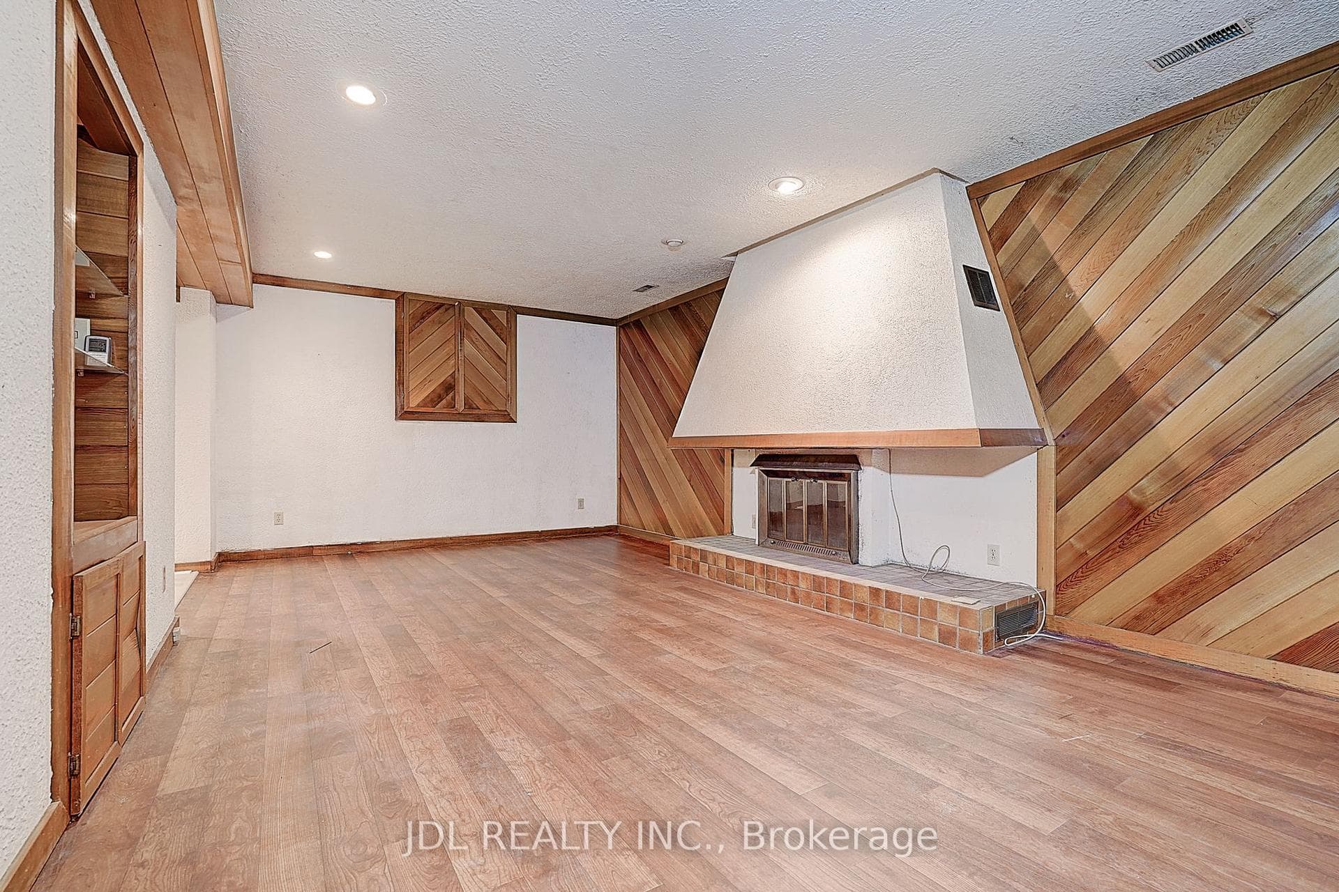 312 Dalewood Drive photo 32