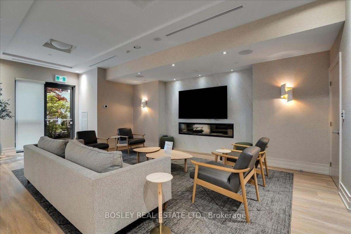 319 Merton Road Unit 1116 photo 19