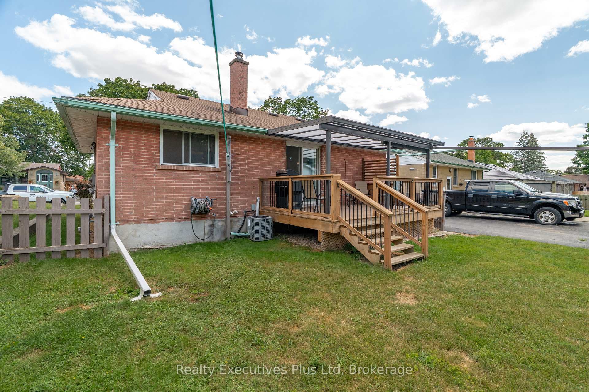 82 Cassino Avenue photo 37