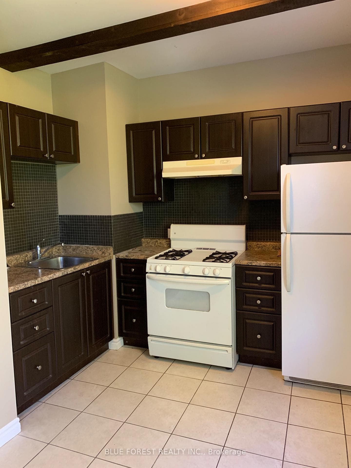 1 Waverley Place Unit 9 photo 4