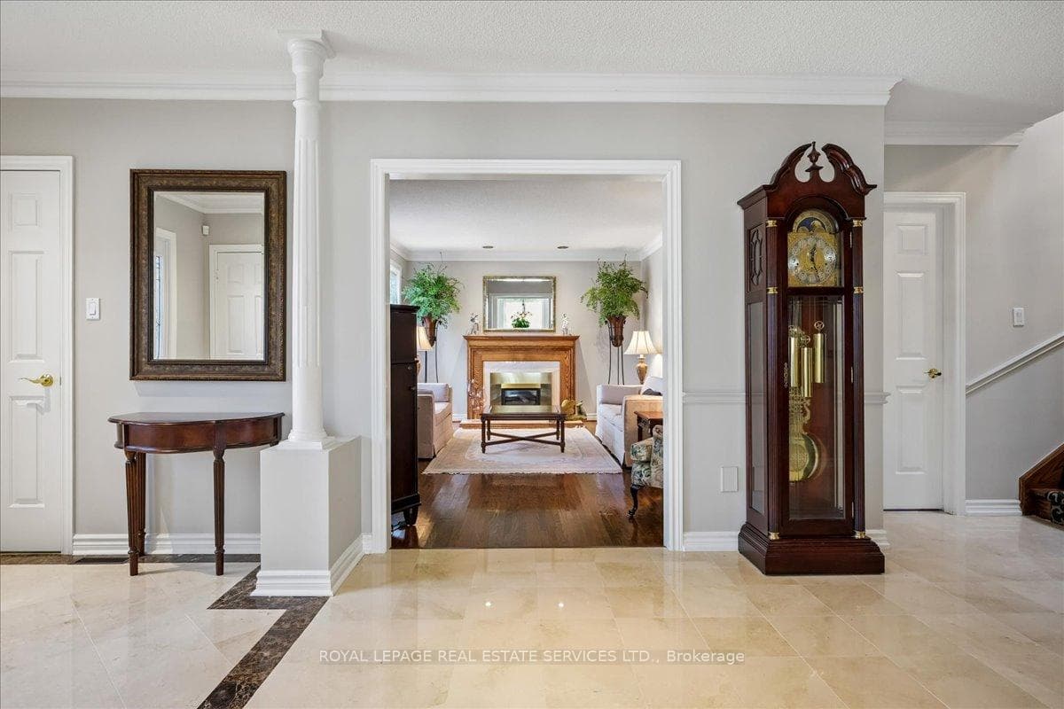 1401 The Links Drive photo 5