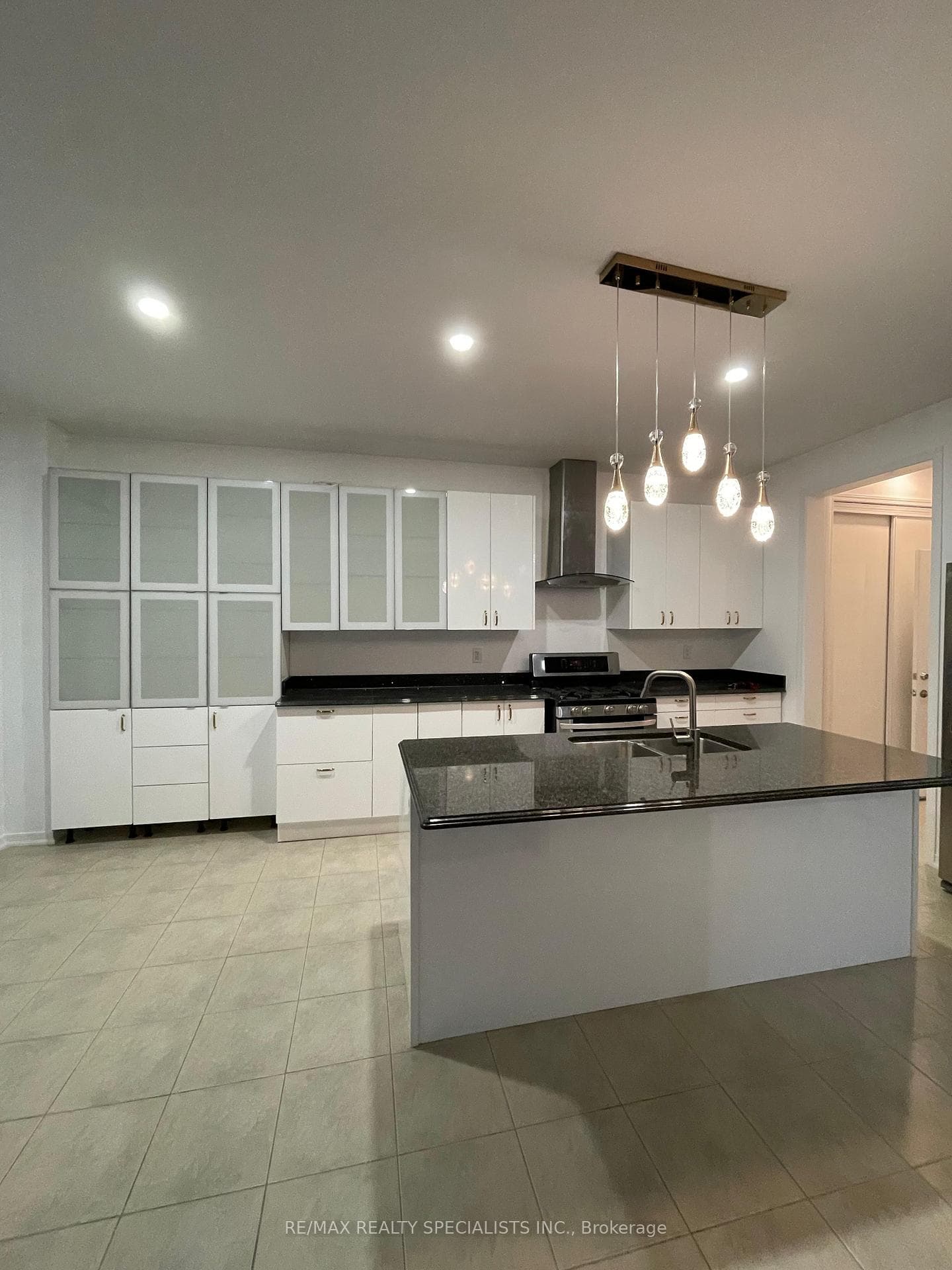 243 Seabrook Drive photo 13