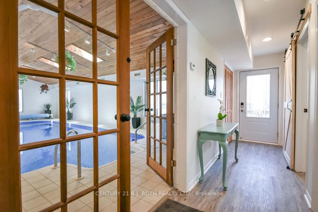 1078 Sunnidale Road photo 24
