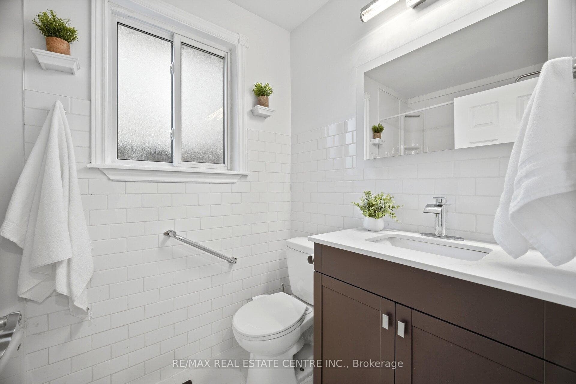 1376 Royal Drive photo 28