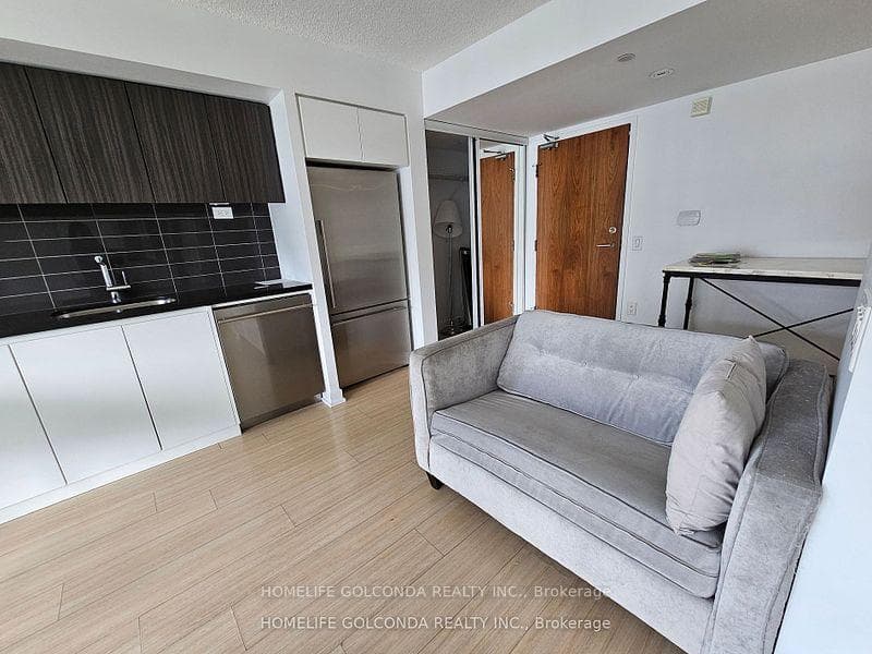 85 Queens Wharf Road Unit 719 photo 4