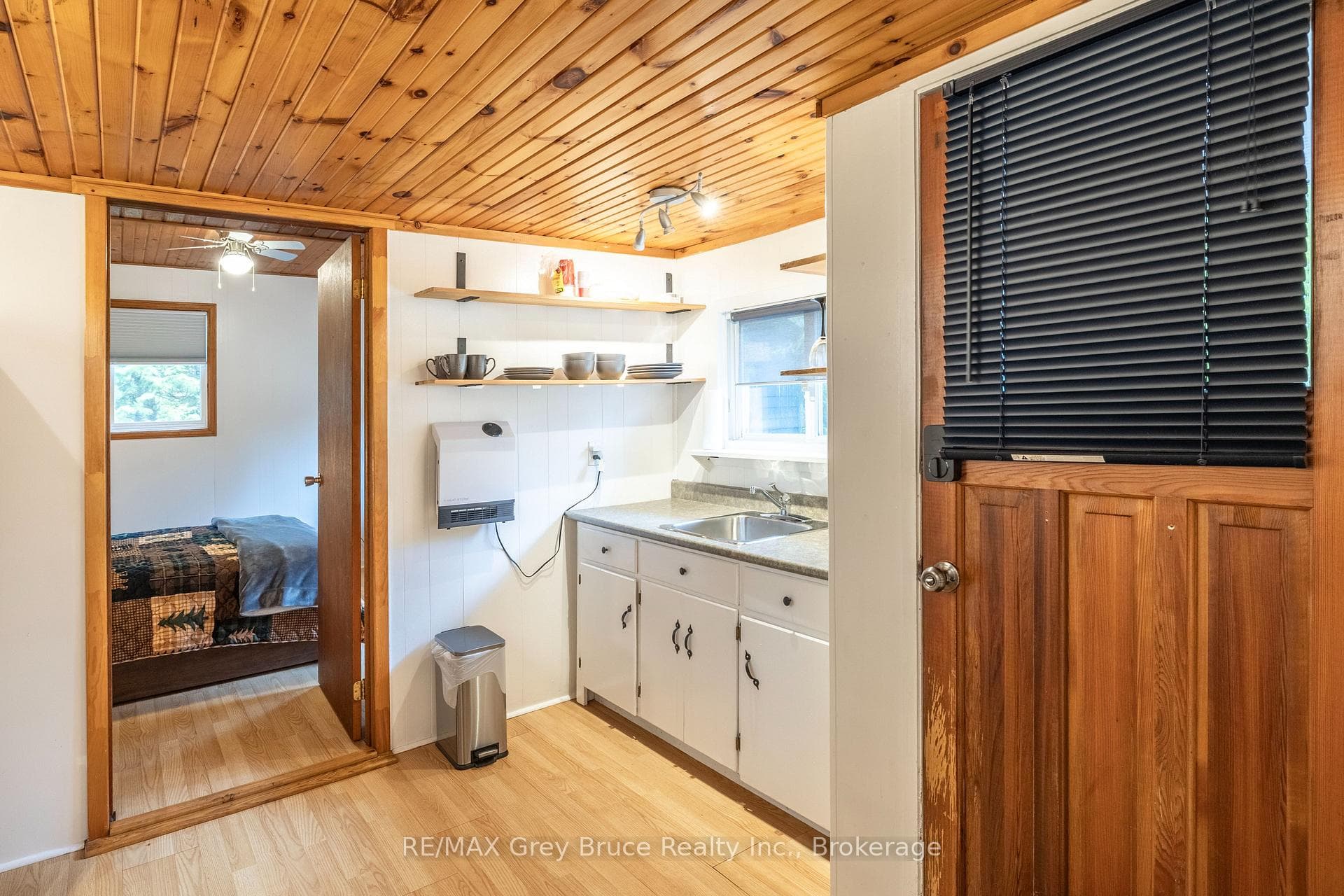 39 Cardinal Avenue photo 10
