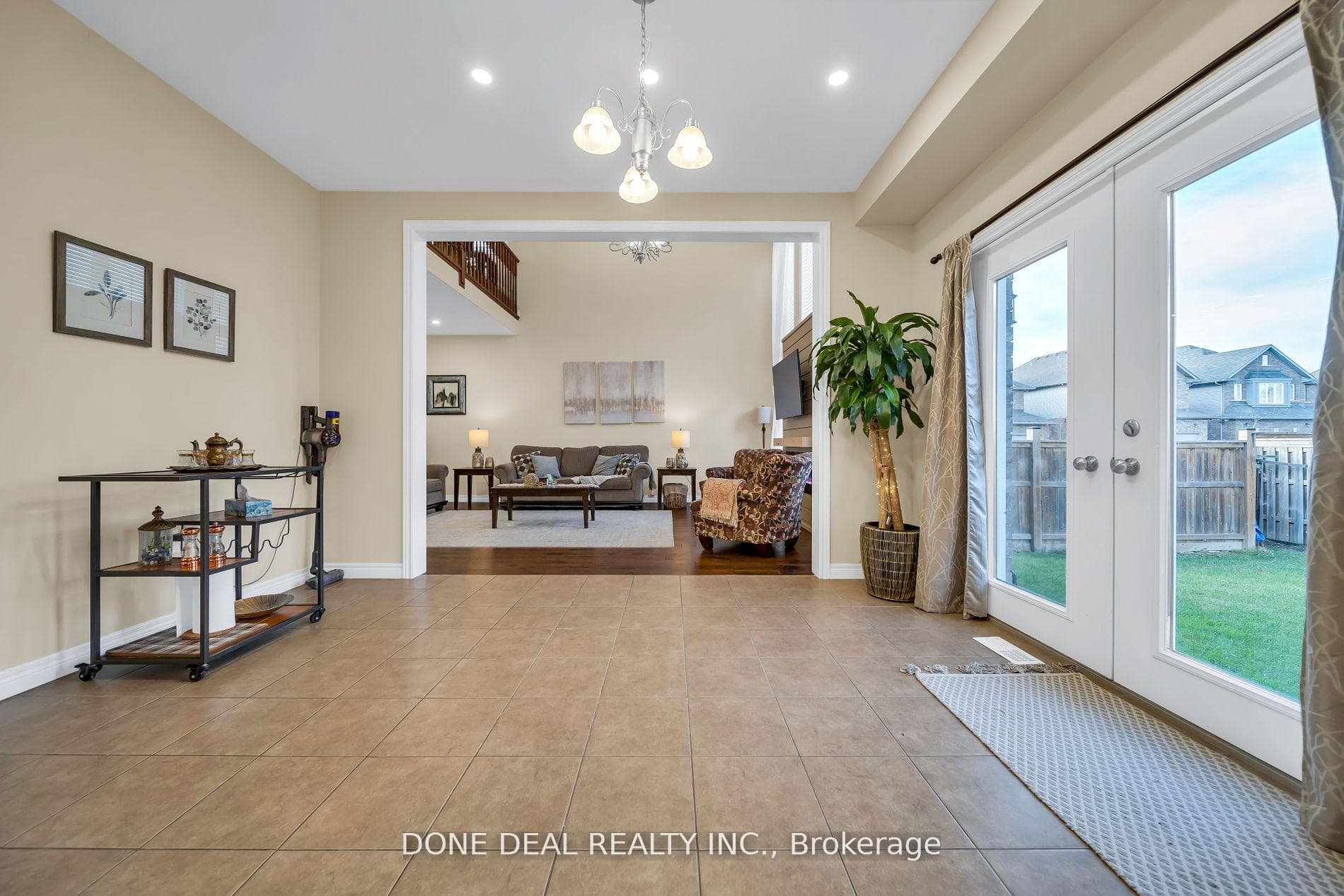 21 Bellagio Avenue photo 12