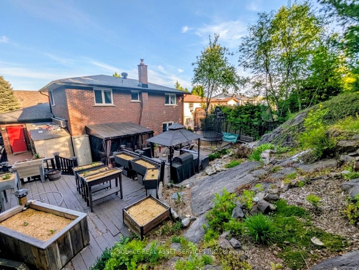 125 Autumnwood Crescent photo 31