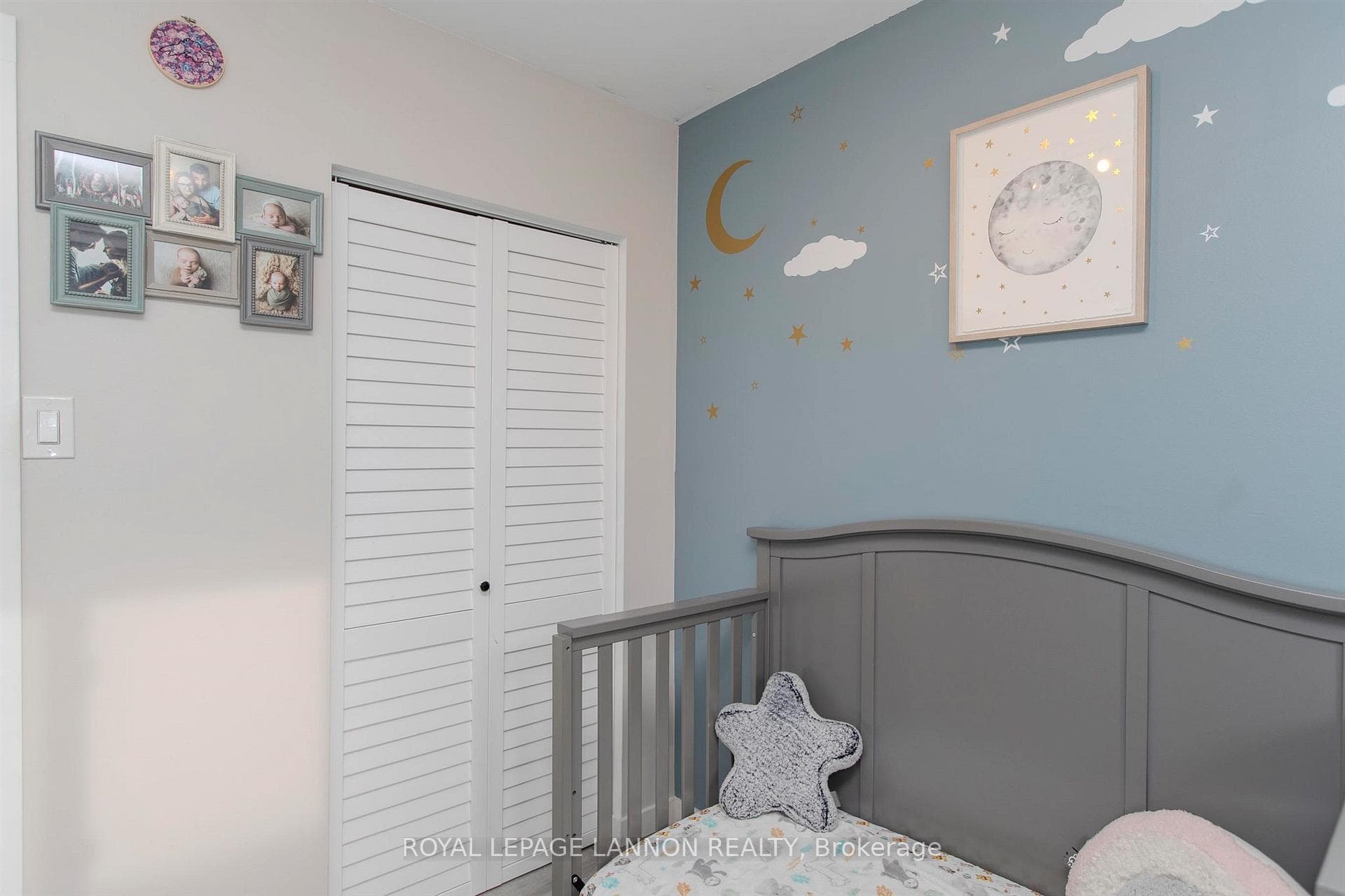 550 Lanark Crescent photo 15