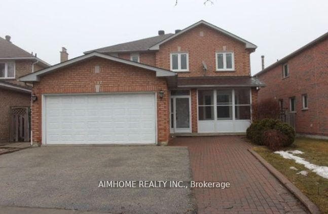 137 Irenemount Crescent Unit Upper photo 1
