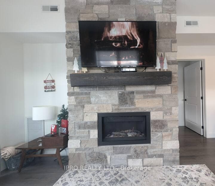 10 Beausoleil Lane Unit 302 photo 3