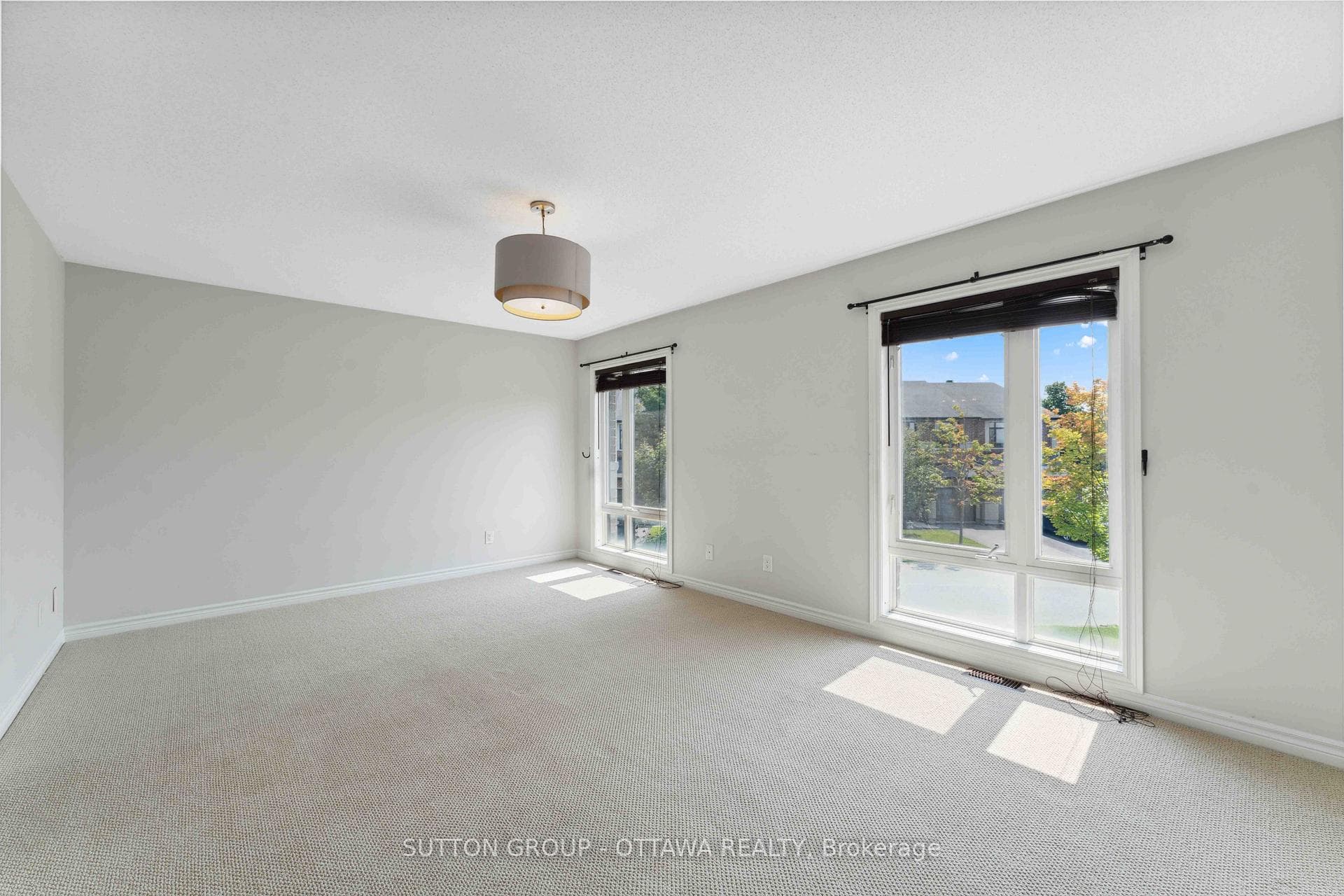 248 KEYROCK Drive photo 14