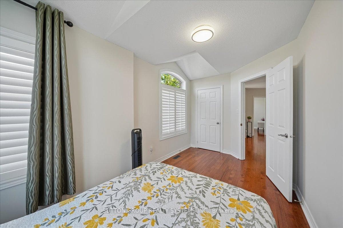 3348 Sunlight Street photo 28