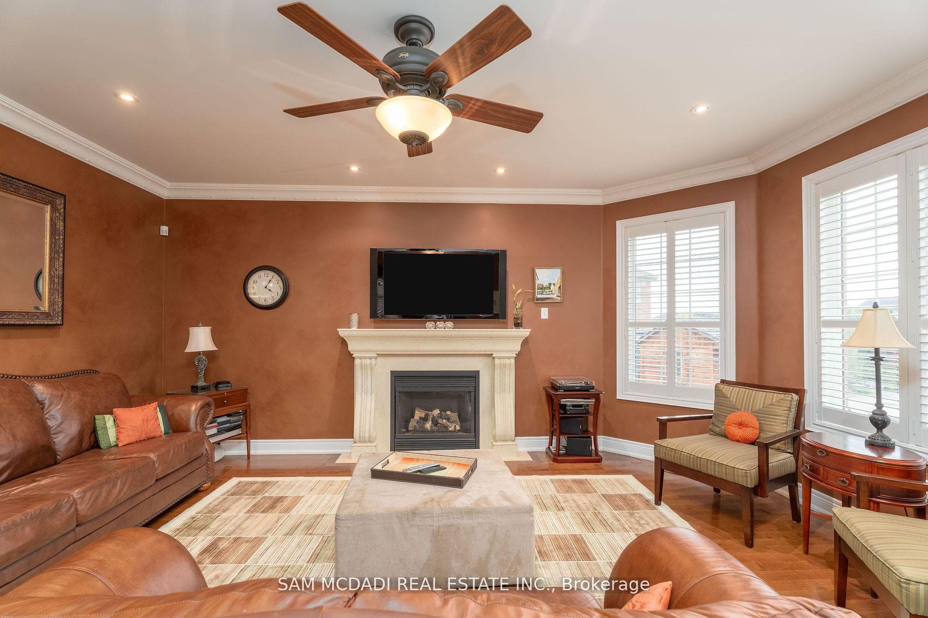 3852 Rosanna Drive photo 12