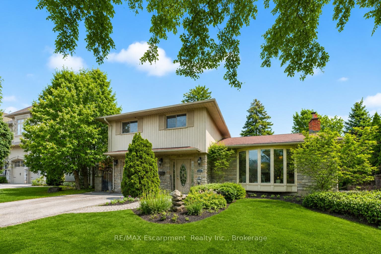 195 Wilton Street photo 4