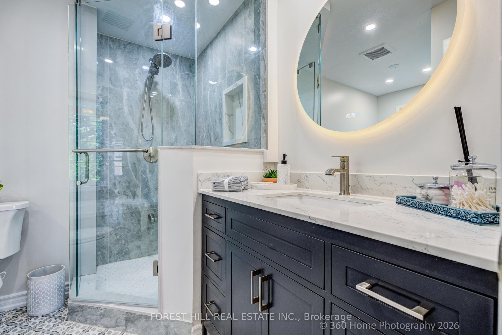 Spa like 5 piece Ensuite Bath