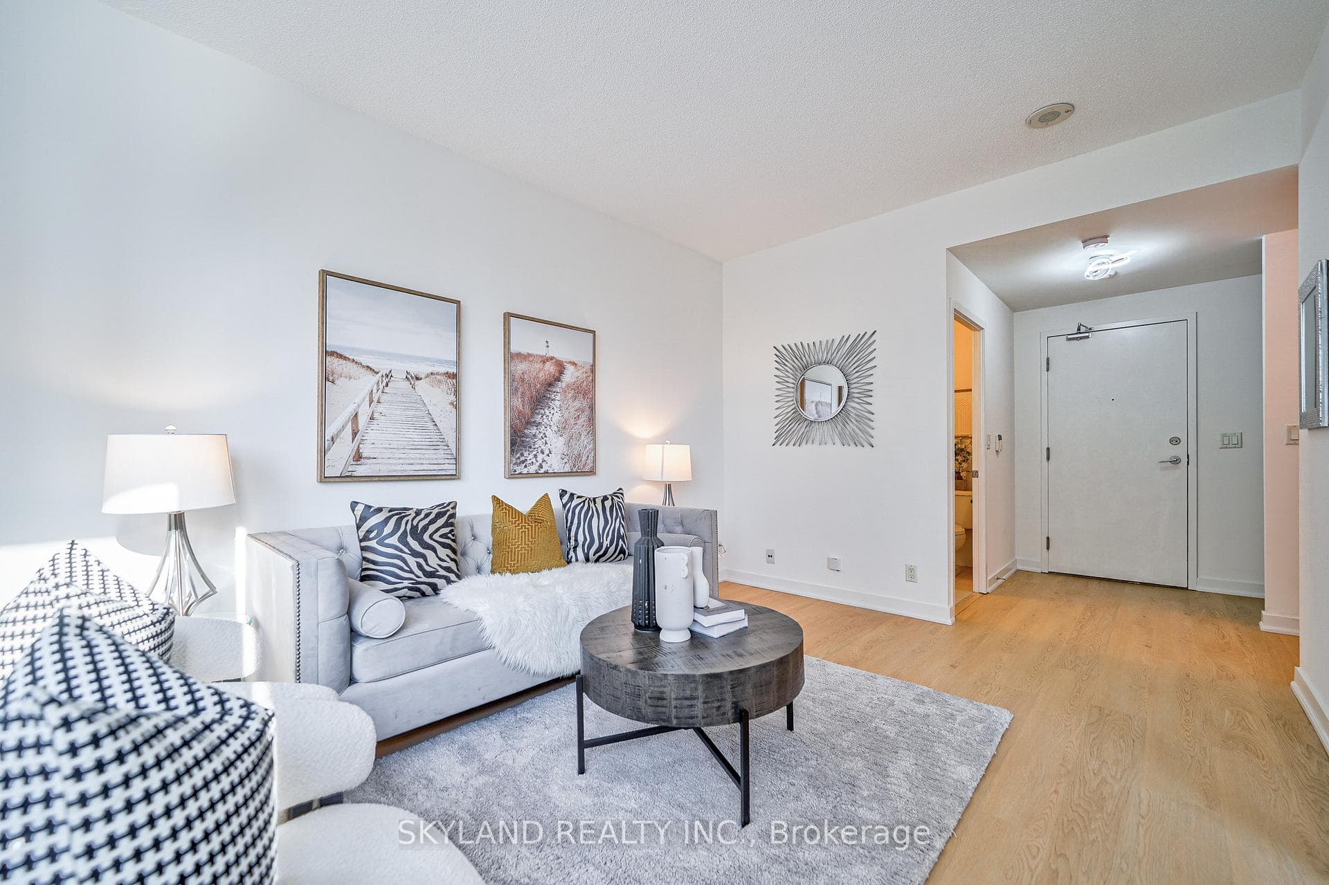 36 Lee Centre Drive Unit TH 308 photo 3