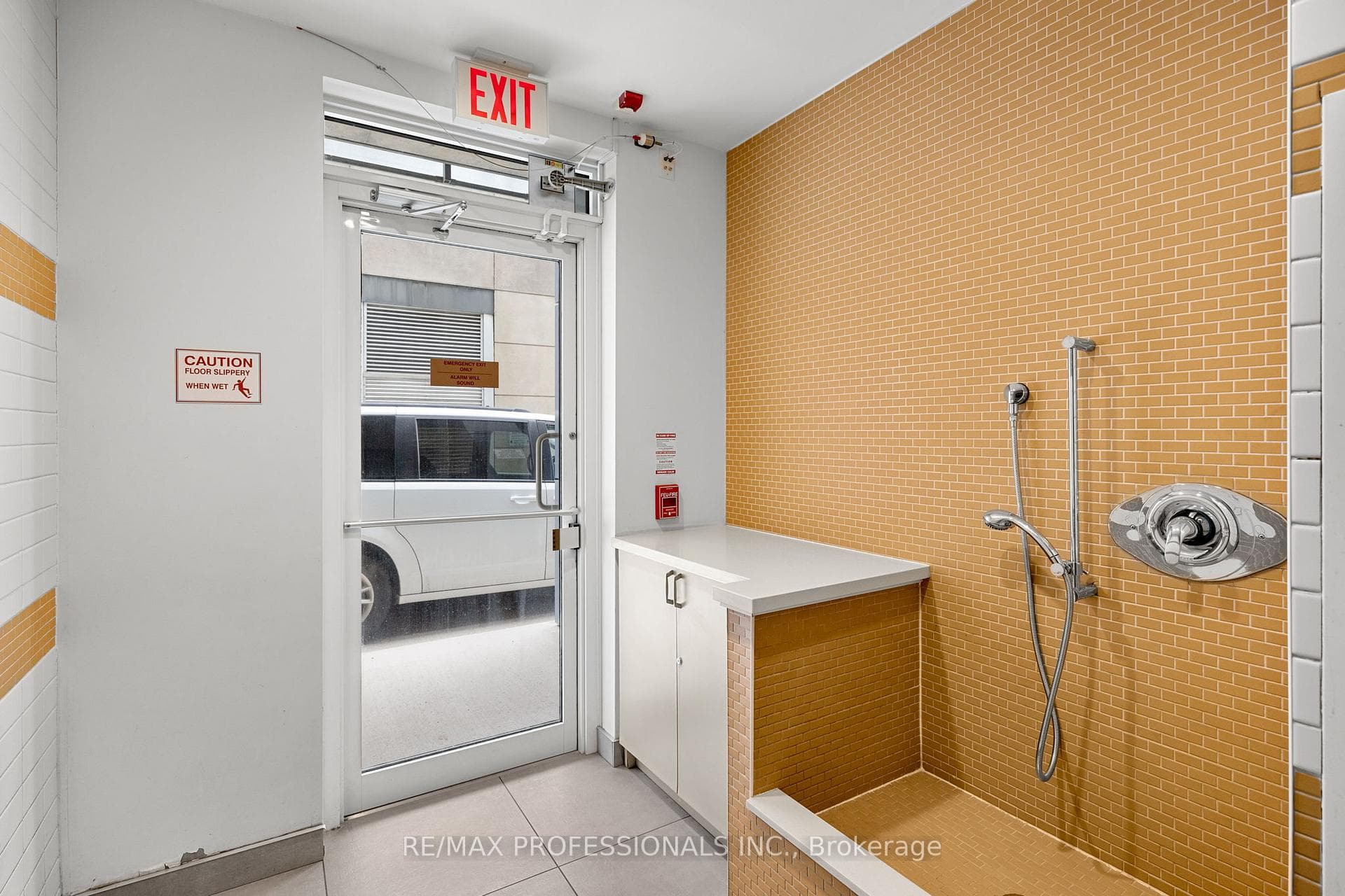 5 Hanna Avenue Unit 742 photo 32