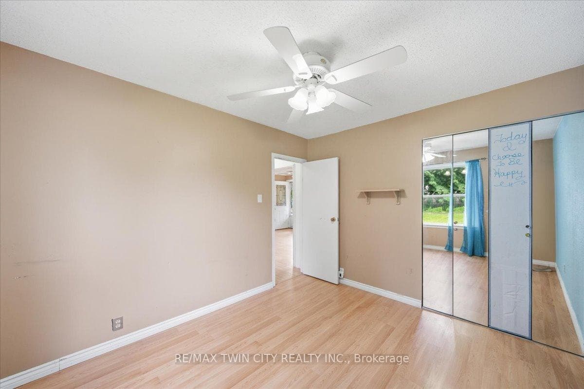 121 Wilkes Street photo 16