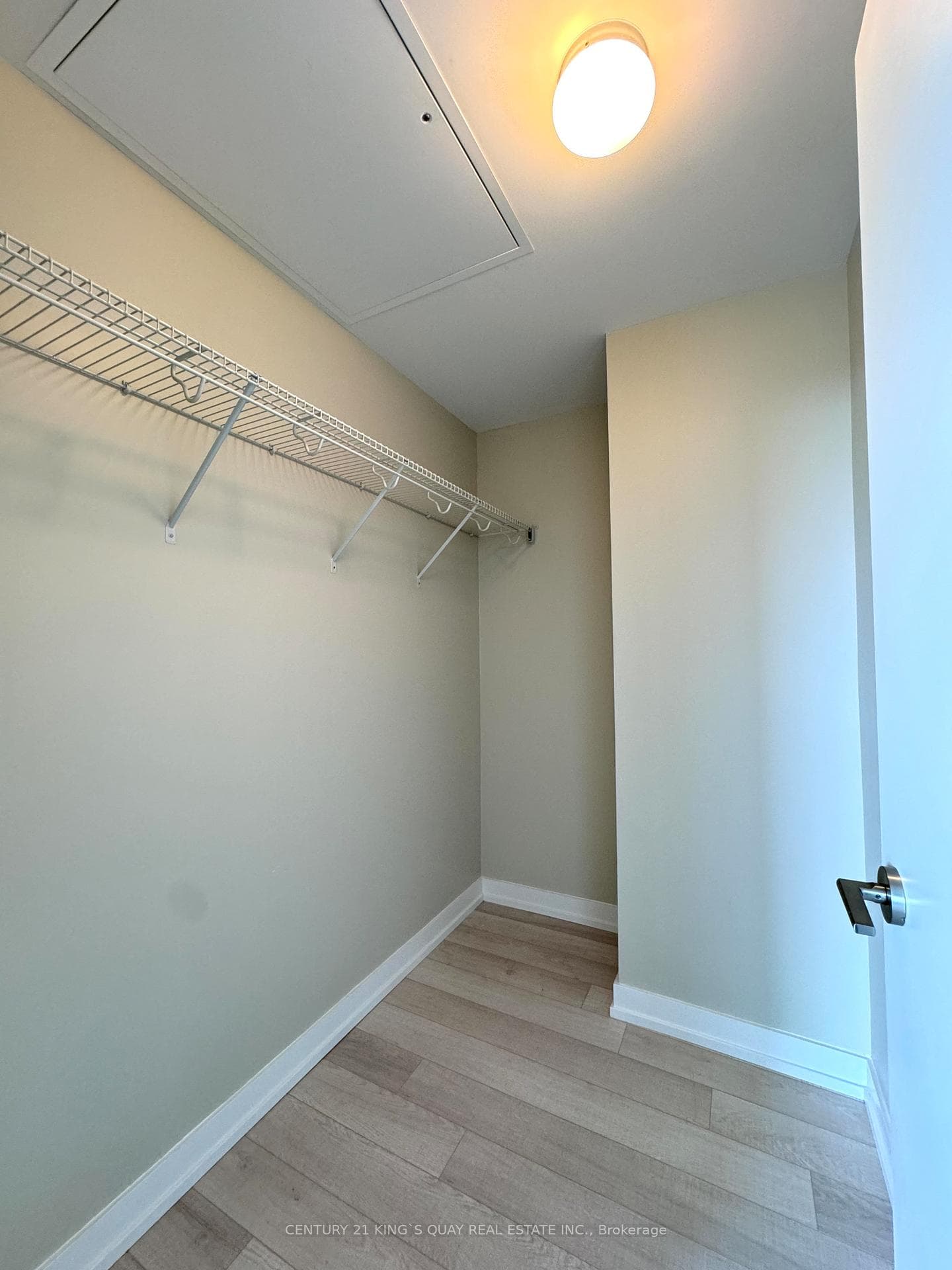 115 McMahon Drive Unit 1810 photo 15